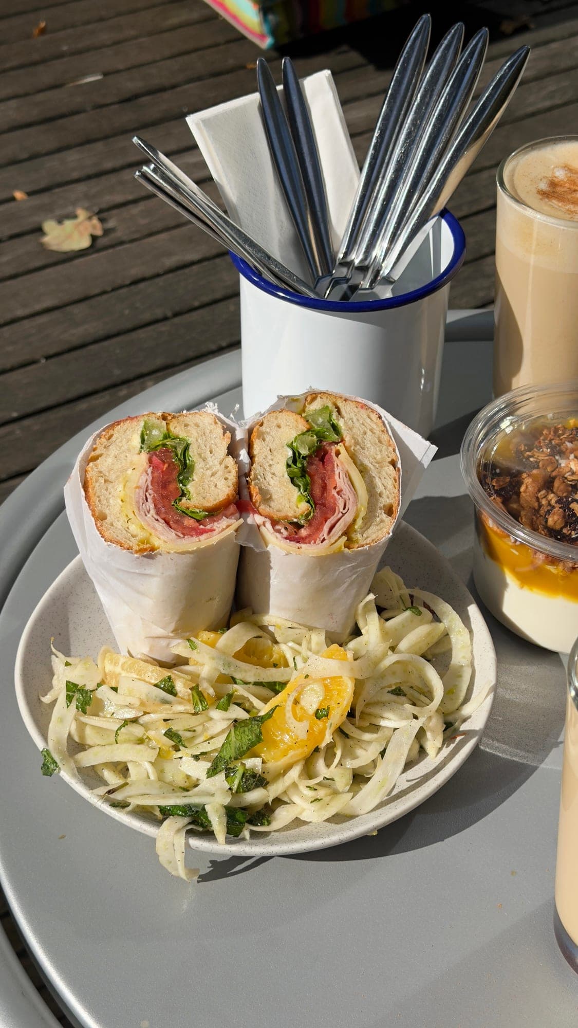 Sandwich with fennel salad